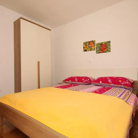 Apartamento With A Parking Space - 3751 *