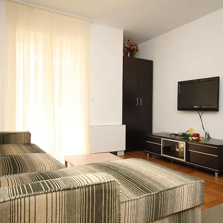 Apartamento With A Parking Space - 3751 *