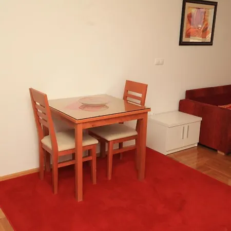 With A Parking Space - 3751 アパート