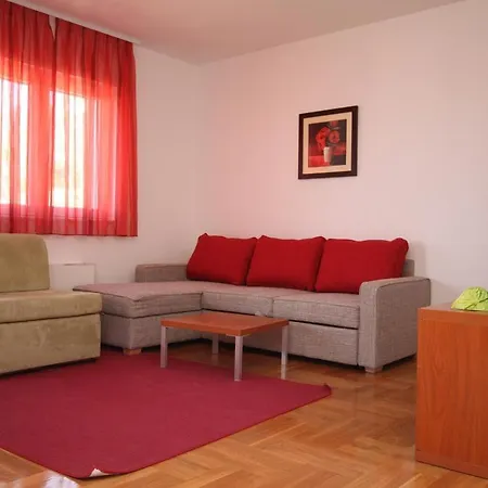 With A Parking Space - 3751 マカルスカ