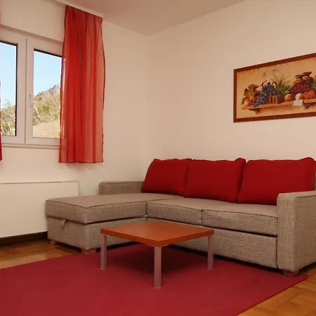 With A Parking Space - 3751 アパート