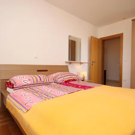 With A Parking Space - 3751 アパート マカルスカ