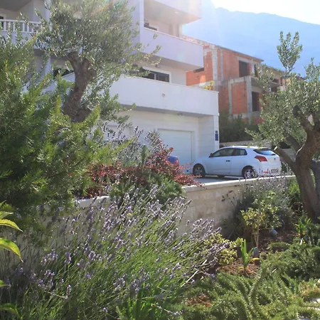 With A Parking Space - 3751 Apartamento Makarska