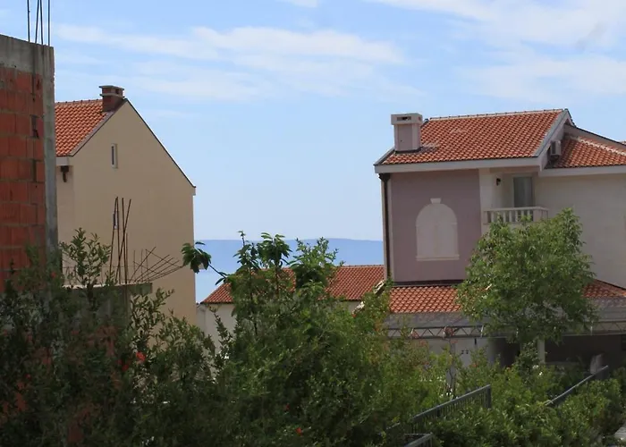 Apartman With A Parking Space - 3751 *