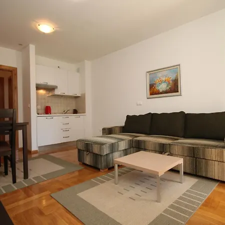 With A Parking Space - 3751