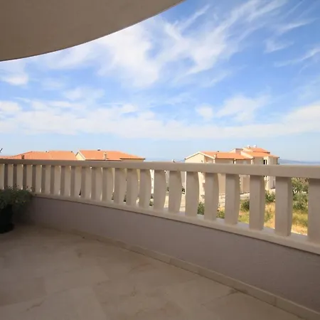 With A Parking Space - 3751