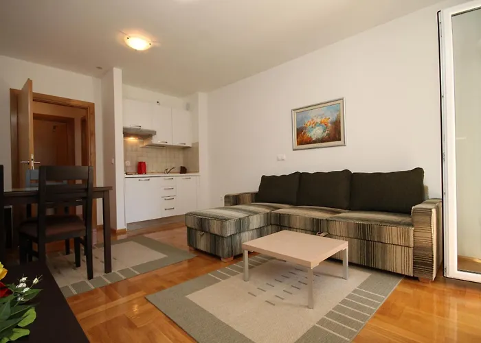 With A Parking Space - 3751