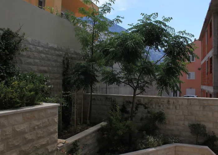 With A Parking Space - 3751