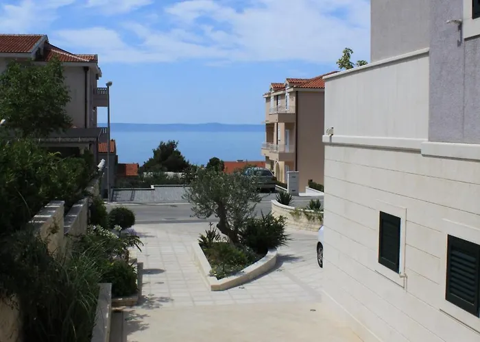 With A Parking Space - 3751 Makarska